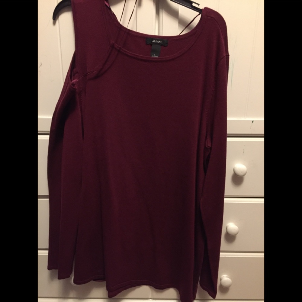 Long sleeve open and one shoulder Bergen